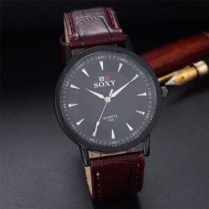 Elegant klocka i svart med rödbrunt armband