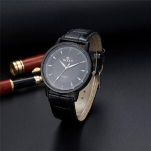 Elegant klocka i svart med svart armband